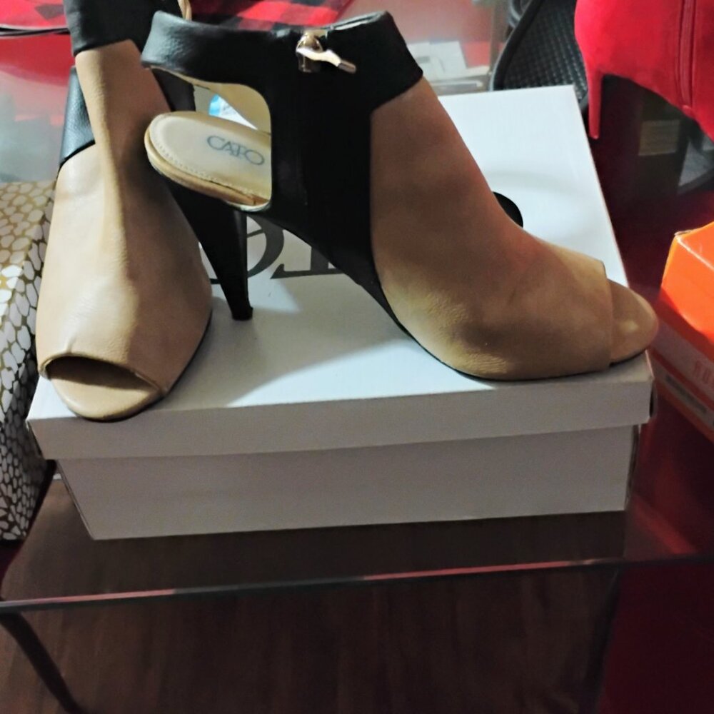 Shoes - Picture 4 of 5